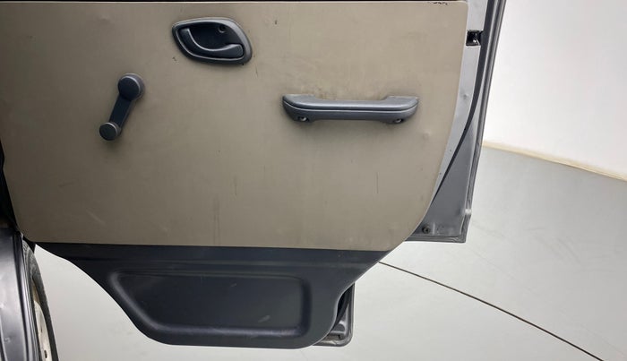 2016 Maruti Eeco 5 STR WITH A/C+HTR, Petrol, Manual, 84,542 km, Driver Side Door Panels Control