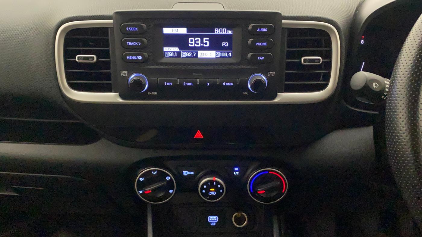 2020 Hyundai VENUE S 1.2, Petrol, Manual, 20,004 km, Air Conditioner