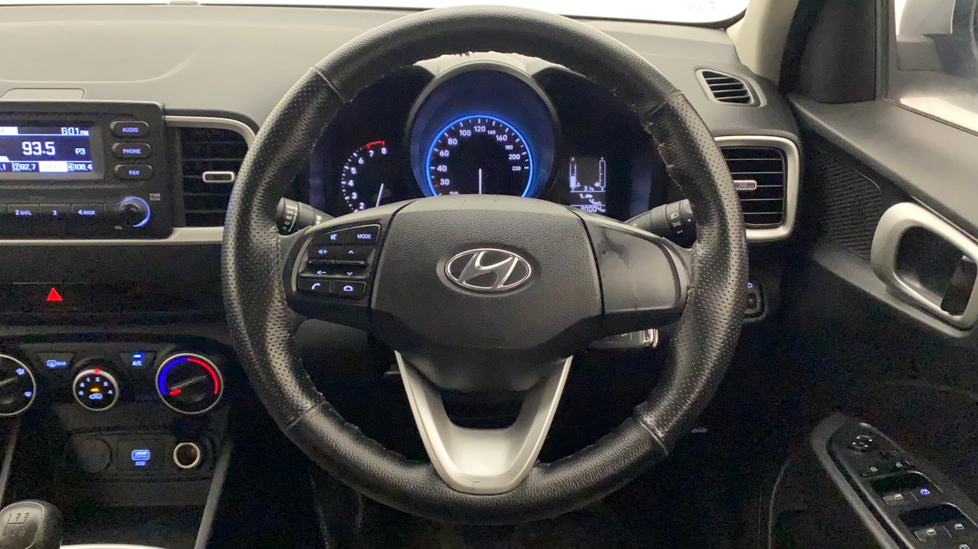 2020 Hyundai VENUE S 1.2, Petrol, Manual, 20,004 km, Steering Wheel Close Up