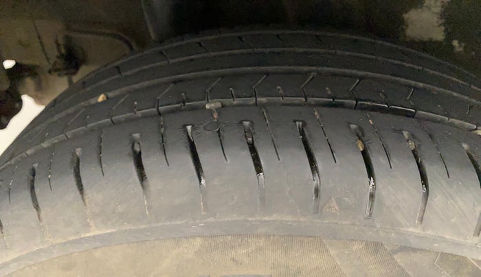 2020 Hyundai VENUE S 1.2, Petrol, Manual, 20,004 km, Right Front Tyre Tread