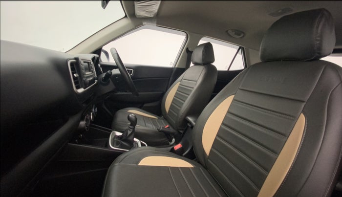 2020 Hyundai VENUE S 1.2, Petrol, Manual, 20,004 km, Right Side Front Door Cabin