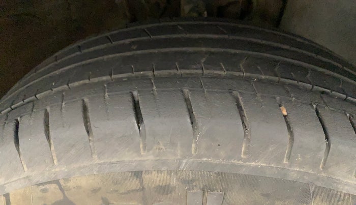 2020 Hyundai VENUE S 1.2, Petrol, Manual, 20,004 km, Right Rear Tyre Tread