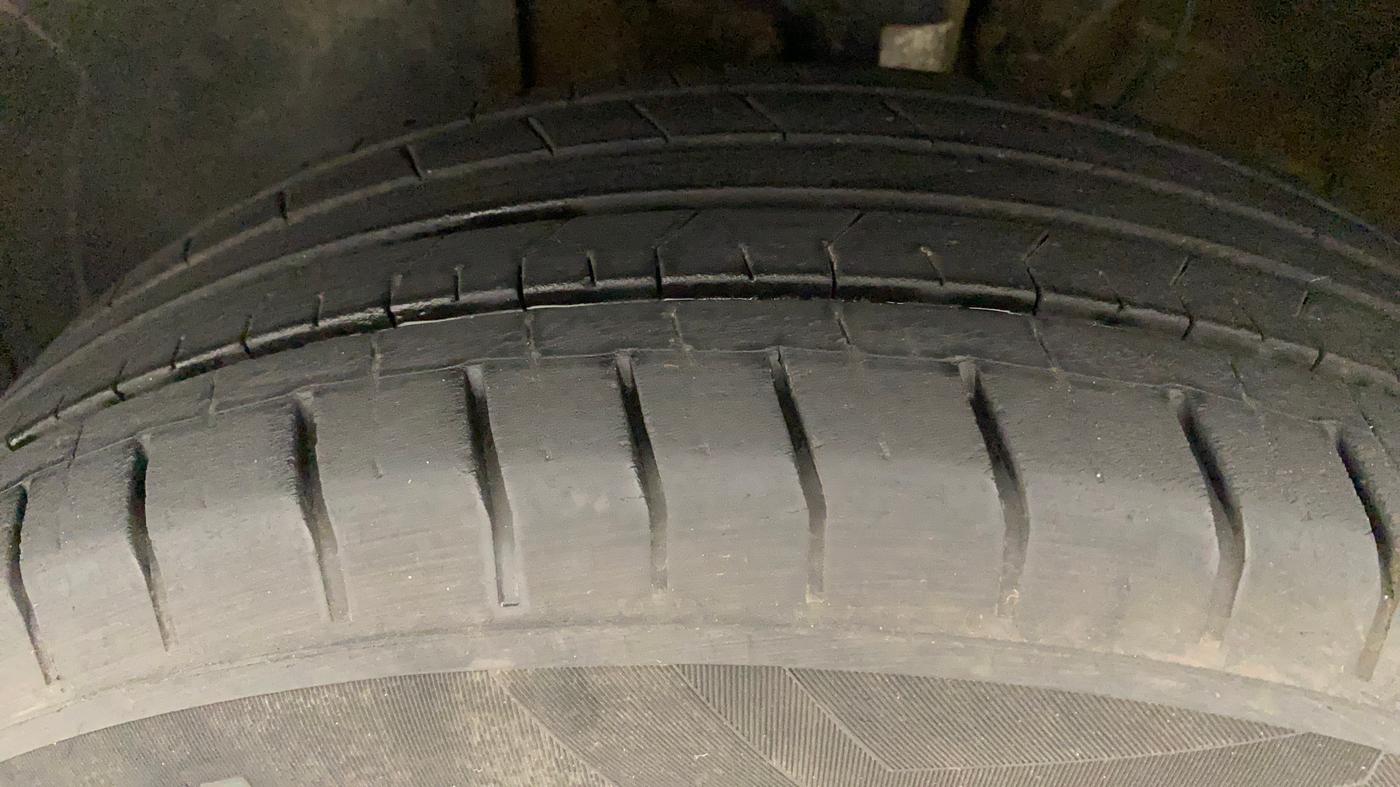 2020 Hyundai VENUE S 1.2, Petrol, Manual, 20,004 km, Left Front Tyre Tread