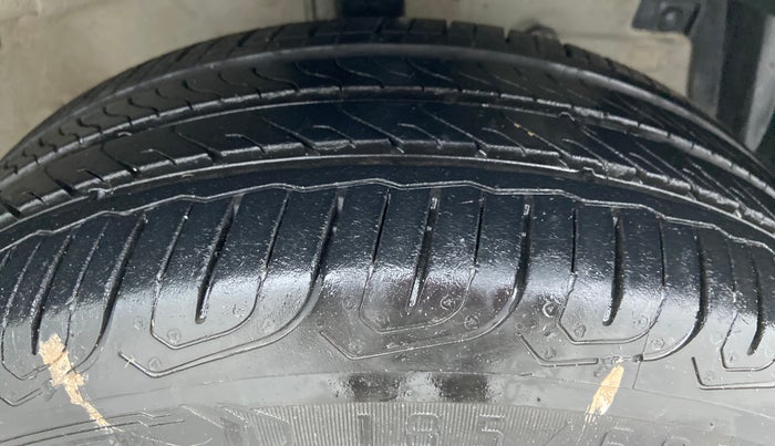 2012 Maruti Swift Dzire VDI BS IV, Diesel, Manual, 1,15,978 km, Right Front Tyre Tread