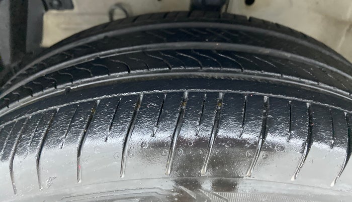 2012 Maruti Swift Dzire VDI BS IV, Diesel, Manual, 1,15,978 km, Left Front Tyre Tread