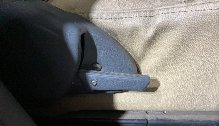 2017 Maruti Alto 800 LXI, Petrol, Manual, 59,696 km, Driver Side Adjustment Panel