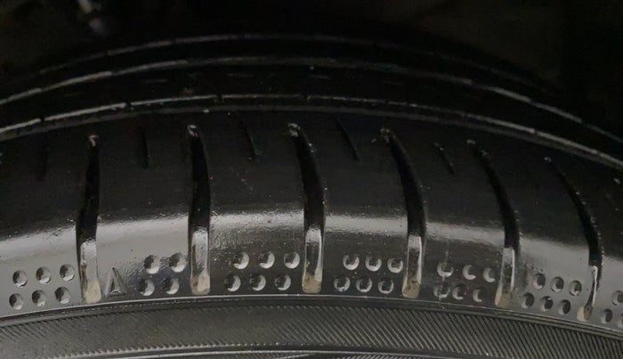 2017 Honda City 1.5L I-VTEC ZX CVT, Petrol, Automatic, 1,19,183 km, Left Front Tyre Tread