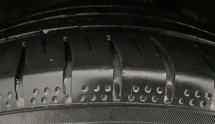2017 Honda City 1.5L I-VTEC ZX CVT, Petrol, Automatic, 1,19,183 km, Right Rear Tyre Tread