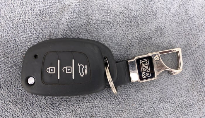 2021 Hyundai AURA S 1.2 CNG, CNG, Manual, 12,416 km, Key Close Up