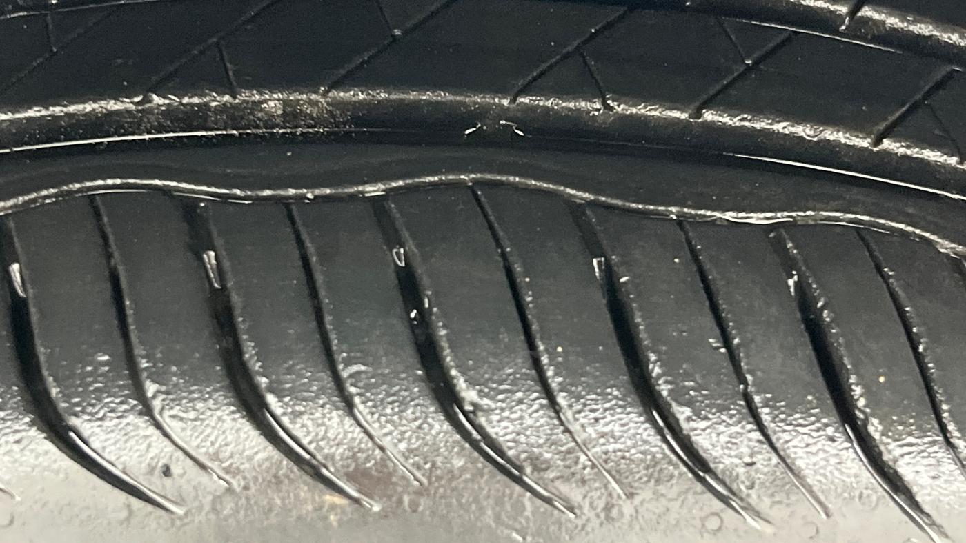 2017 Skoda Rapid AMBITION 1.6 MPI AT, Petrol, Automatic, 66,472 km, Left Front Tyre Tread