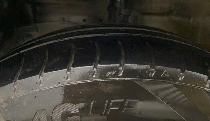 2016 Maruti Swift Dzire VDI (O), Diesel, Manual, 75,640 km, Left Front Tyre Tread