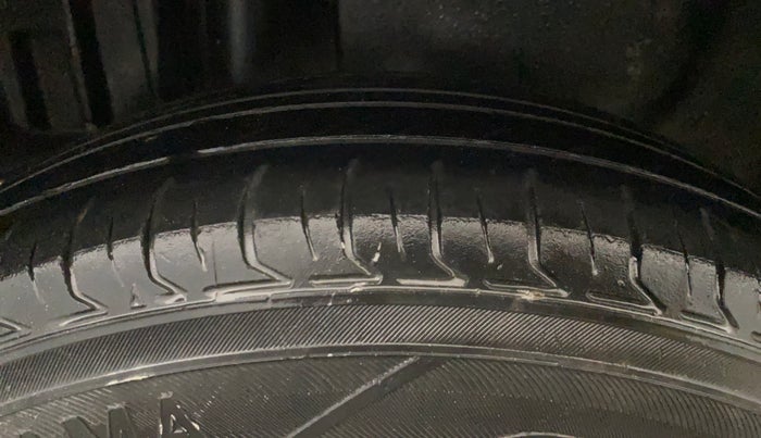 2016 Maruti Swift Dzire VDI (O), Diesel, Manual, 75,640 km, Right Rear Tyre Tread