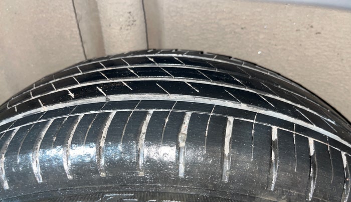 2021 MG HECTOR SHARP HYBRID 1.5 PETROL, Petrol, Manual, 30,783 km, Right Rear Tyre Tread