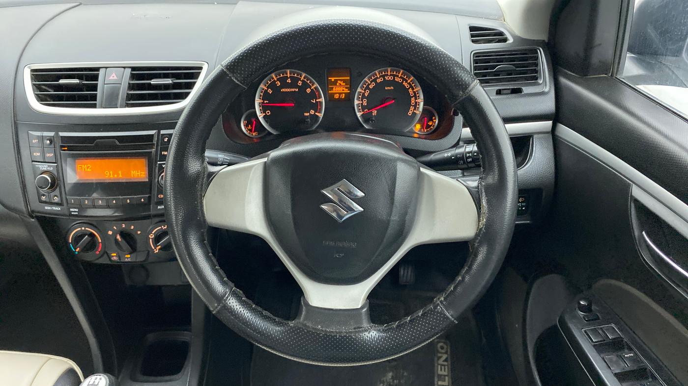 2017 Maruti Swift VXI, Petrol, Manual, 69,042 km, Steering Wheel Close Up