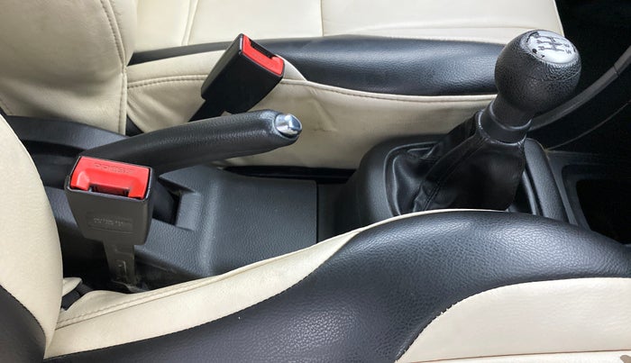 2017 Maruti Swift VXI, Petrol, Manual, 69,042 km, Gear Lever