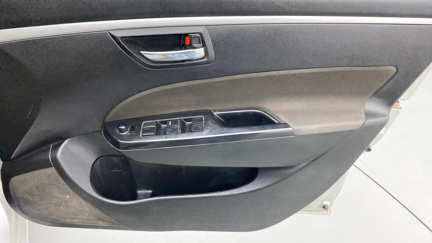 2017 Maruti Swift VXI, Petrol, Manual, 69,042 km, Driver Side Door Panels Control