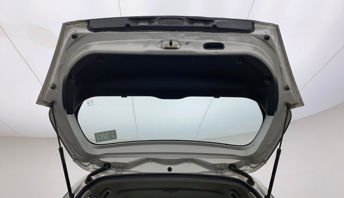 2017 Maruti Swift VXI, Petrol, Manual, 69,042 km, Boot Door Open