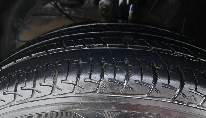 2018 Maruti Baleno DELTA PETROL 1.2, Petrol, Manual, 19,745 km, Left Front Tyre Tread