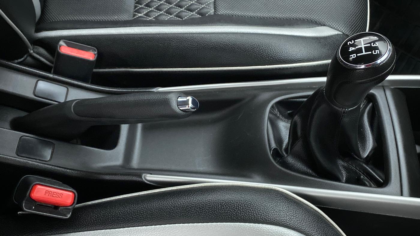 2018 Maruti Baleno DELTA PETROL 1.2, Petrol, Manual, 19,745 km, Gear Lever