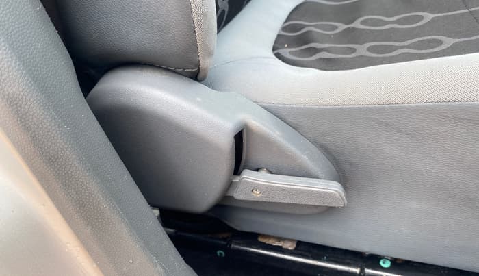 2013 Maruti Alto 800 LXI, Petrol, Manual, 38,001 km, Driver Side Adjustment Panel
