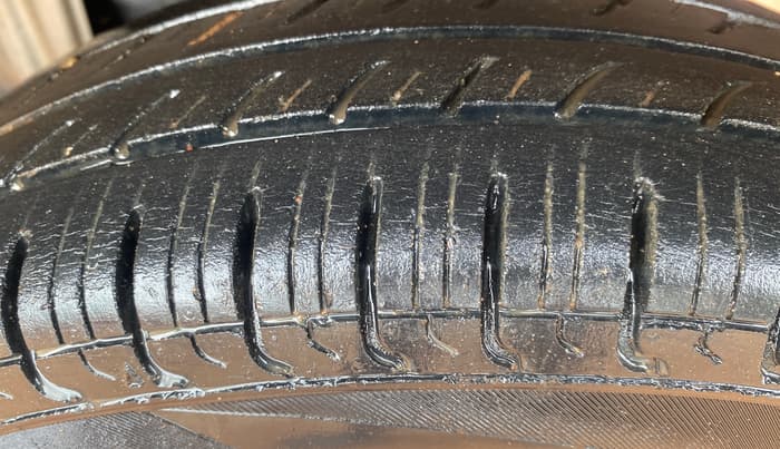 2013 Maruti Alto 800 LXI, Petrol, Manual, 38,001 km, Left Rear Tyre Tread
