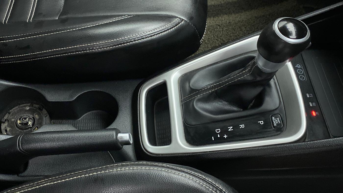 2020 Hyundai VENUE 1.0 TURBO GDI SX+ AT, CNG, Automatic, 65,424 km, Gear Lever