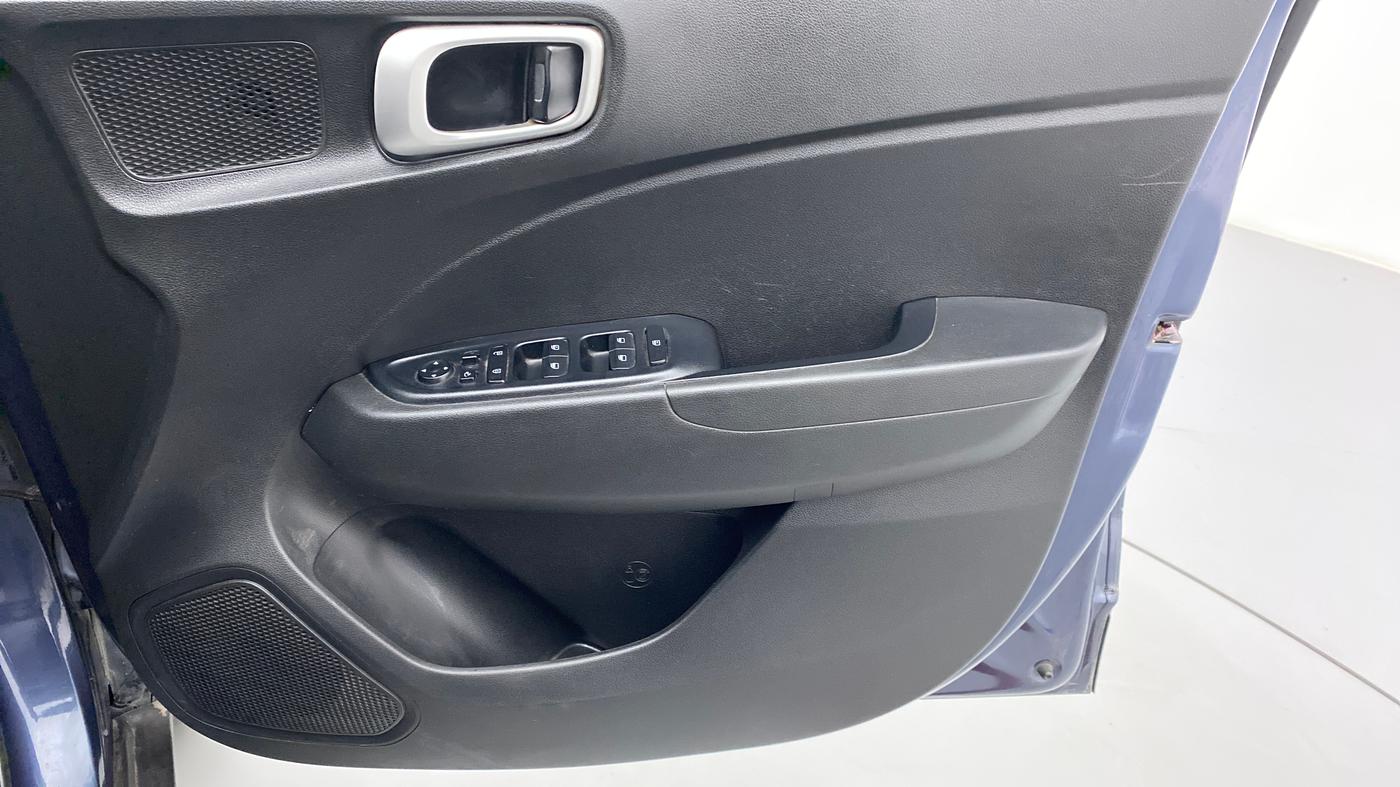 2020 Hyundai VENUE 1.0 TURBO GDI SX+ AT, CNG, Automatic, 65,424 km, Driver Side Door Panels Control