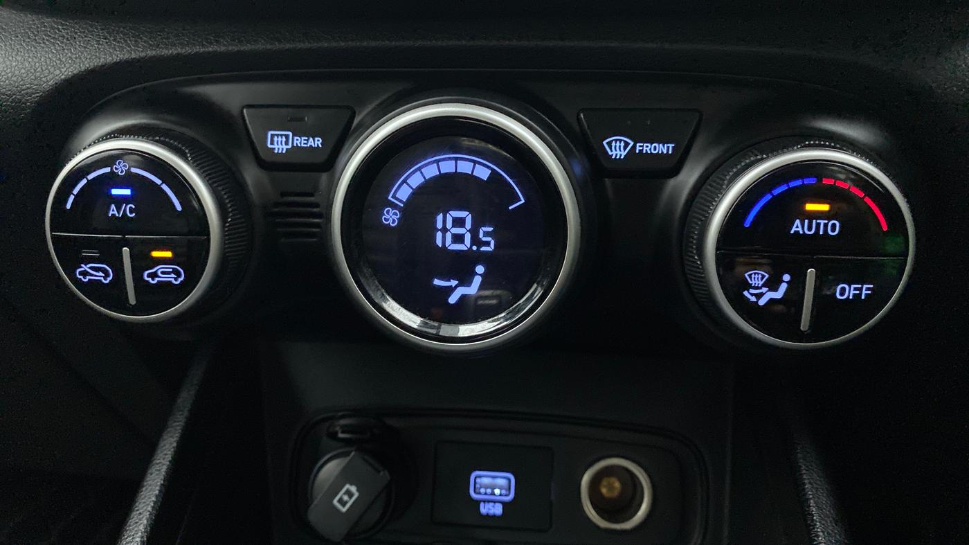 2020 Hyundai VENUE 1.0 TURBO GDI SX+ AT, CNG, Automatic, 65,424 km, Automatic Climate Control