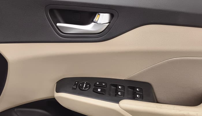 2022 Hyundai Verna S PLUS 1.5 VTVT, Petrol, Manual, 60,211 km, Driver Side Door Panels Control