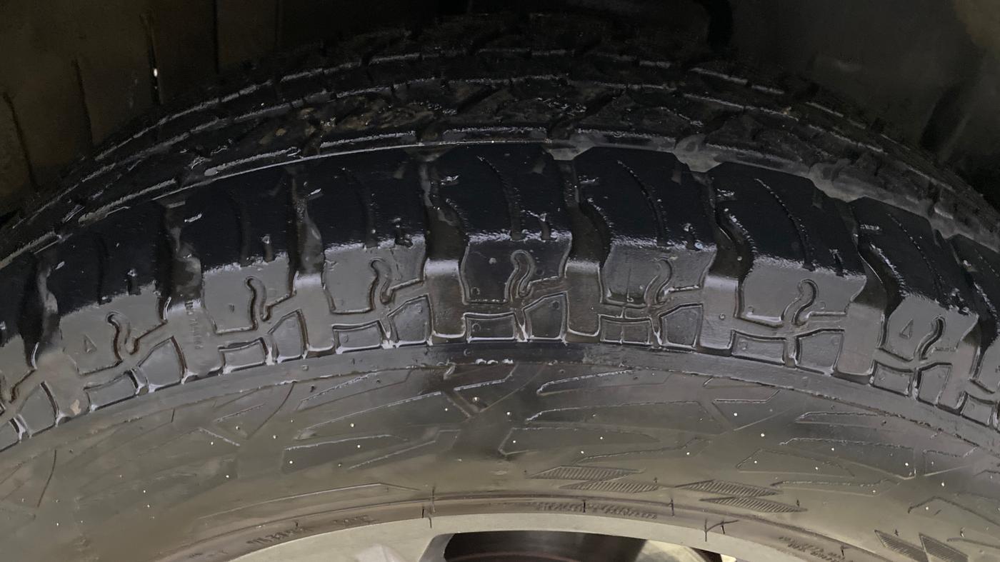 2021 Mahindra Thar LX D AT 4WD HT, Diesel, Automatic, 37,661 km, Right Front Tyre Tread