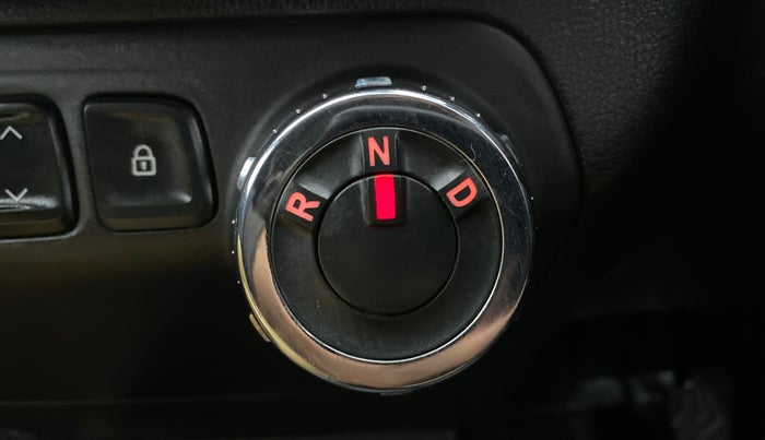 2018 Renault Kwid RXT 1.0 EASY-R AT OPTION, Petrol, Automatic, 45,339 km, Gear Lever