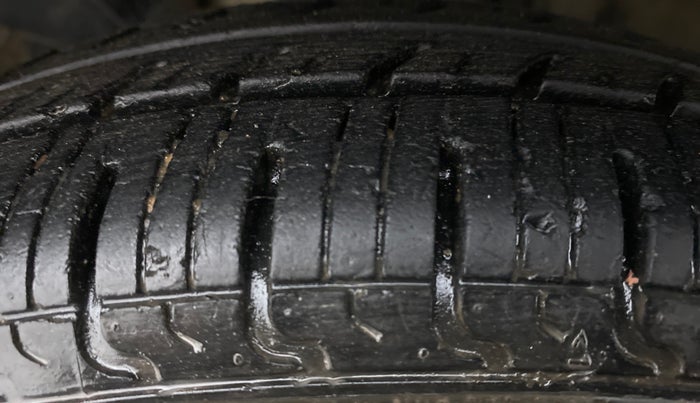 2018 Renault Kwid RXT 1.0 EASY-R AT OPTION, Petrol, Automatic, 45,339 km, Right Front Tyre Tread