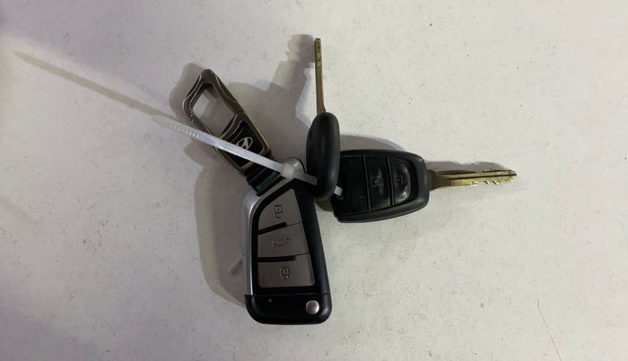 2019 Hyundai Xcent S 1.2, Petrol, Manual, 72,314 km, Key Close Up