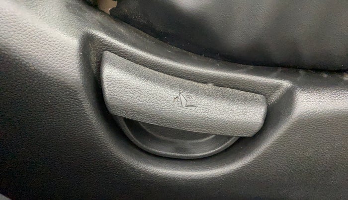 2019 Hyundai Xcent S 1.2, Petrol, Manual, 72,314 km, Driver Side Adjustment Panel