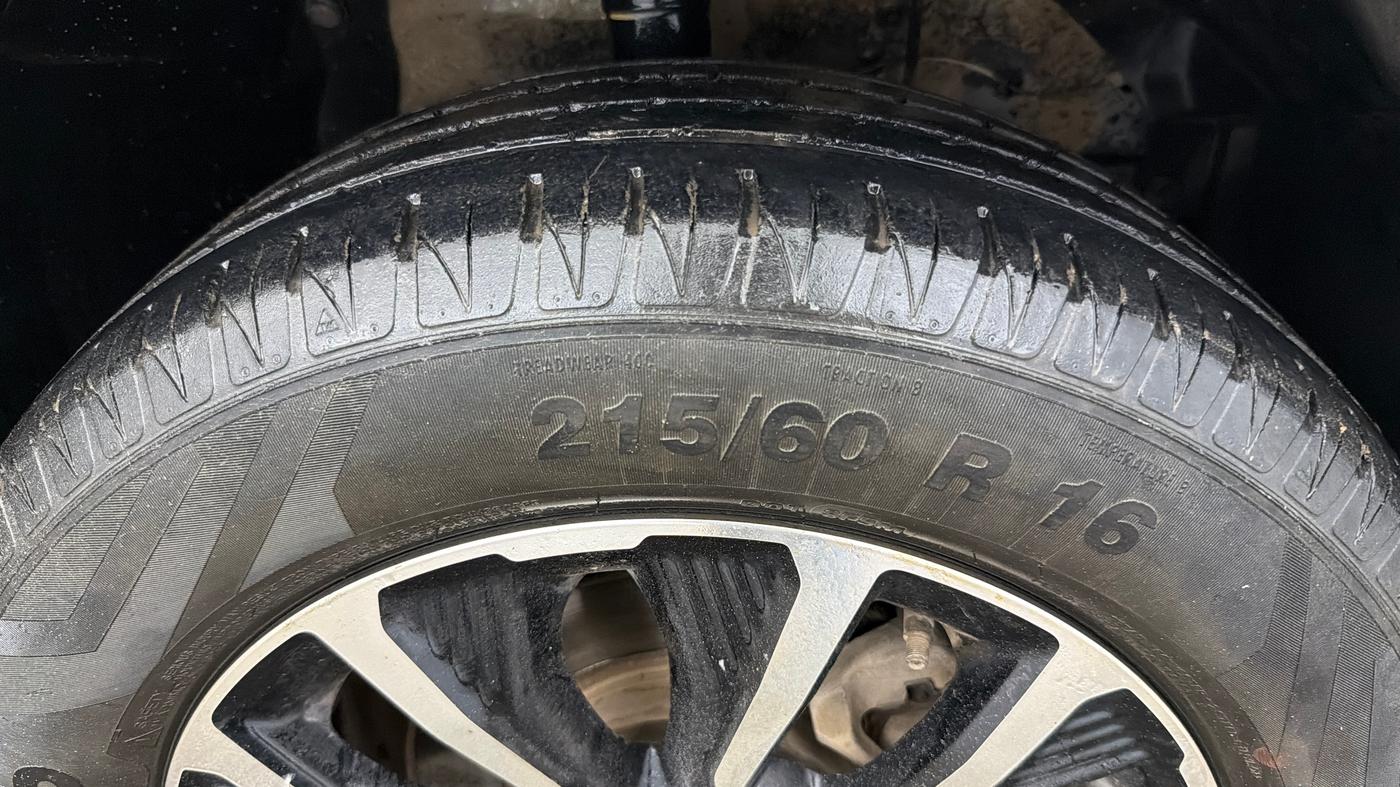 2022 Maruti Vitara Brezza ZXI PLUS AT SHVS, Petrol, Automatic, 78,930 km, Right Front Tyre Tread