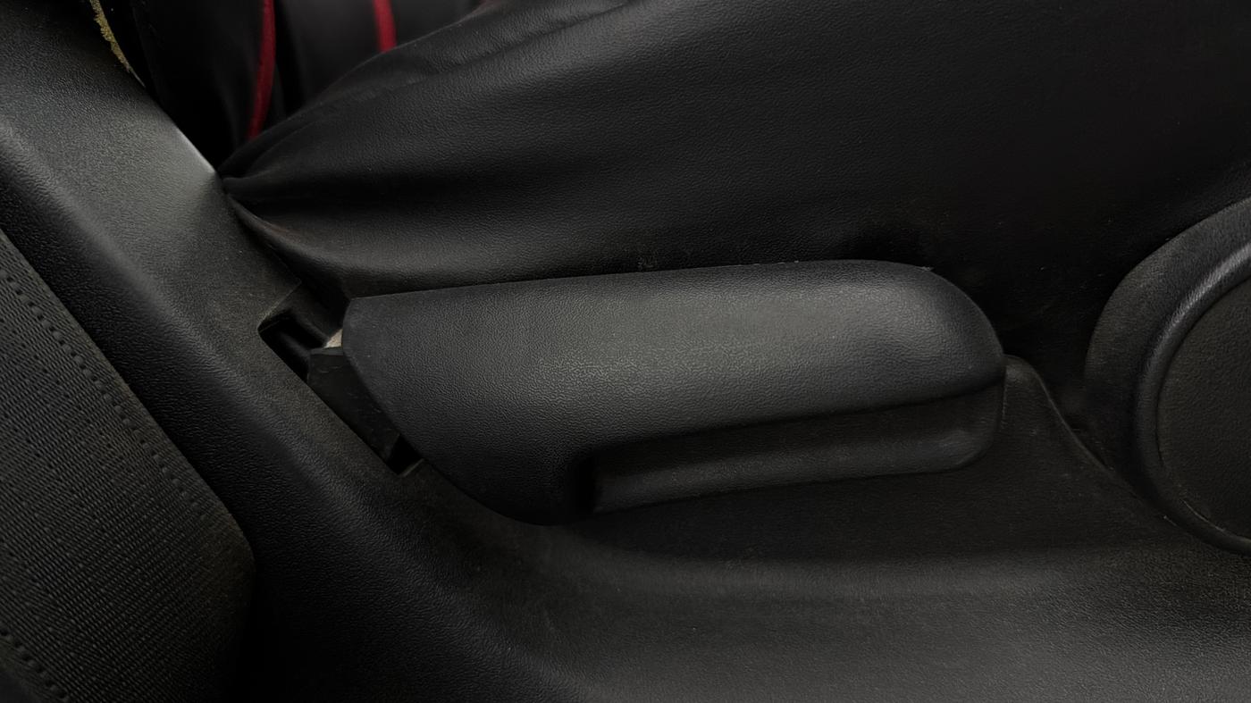 2022 Maruti Vitara Brezza ZXI PLUS AT SHVS, Petrol, Automatic, 78,930 km, Driver Side Adjustment Panel