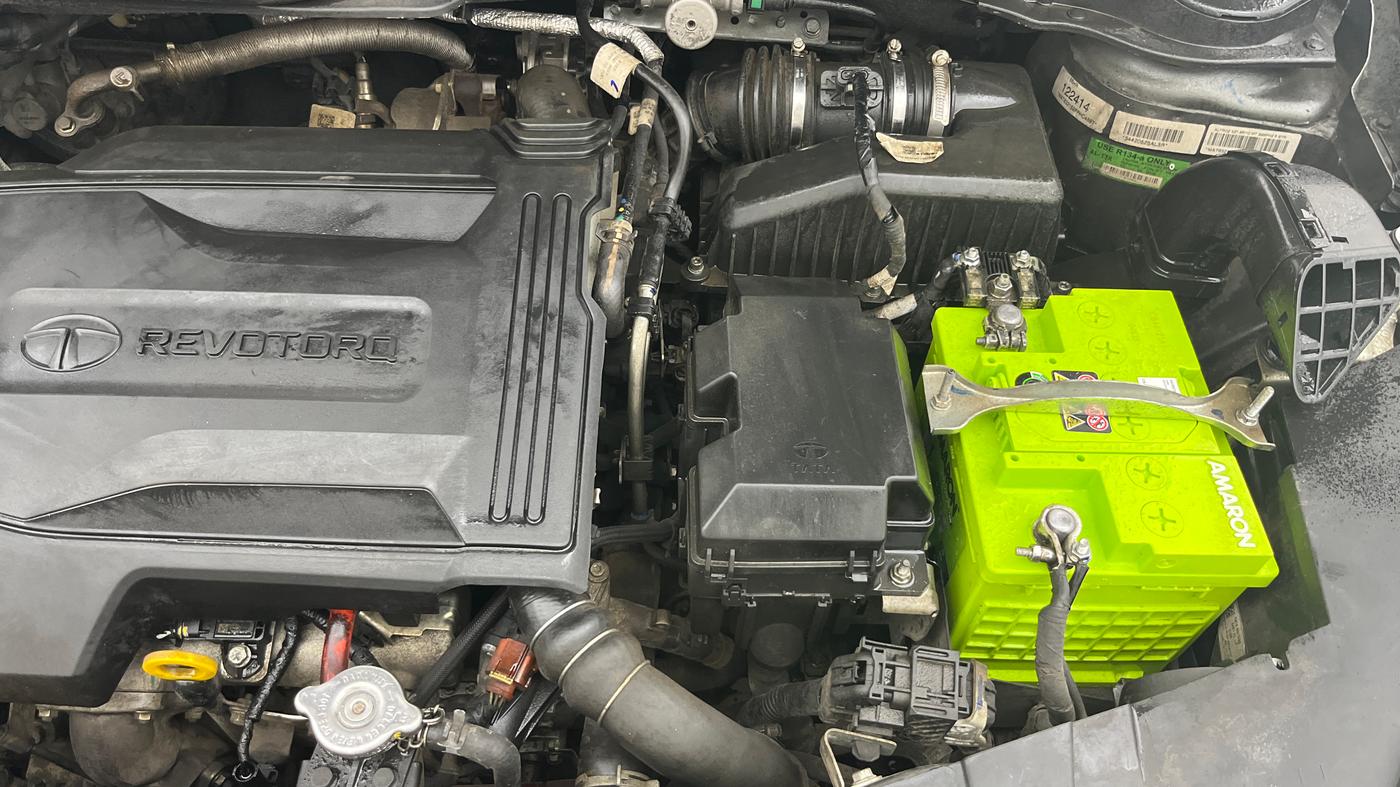 2023 Tata ALTROZ XZ DIESEL, Diesel, Manual, 47,496 km, Engine View - Left