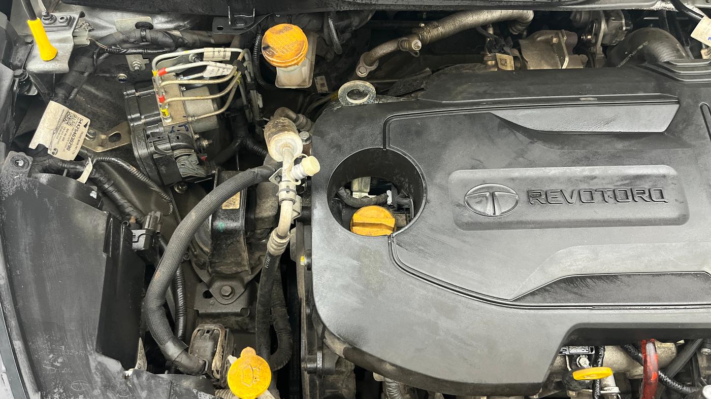 2023 Tata ALTROZ XZ DIESEL, Diesel, Manual, 47,496 km, Engine View - Right