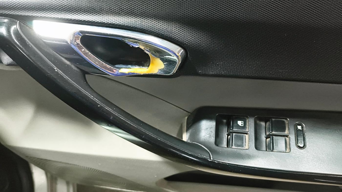 2018 Tata Tiago XZ PETROL, CNG, Manual, 1,26,094 km, Driver Side Door Panels Control