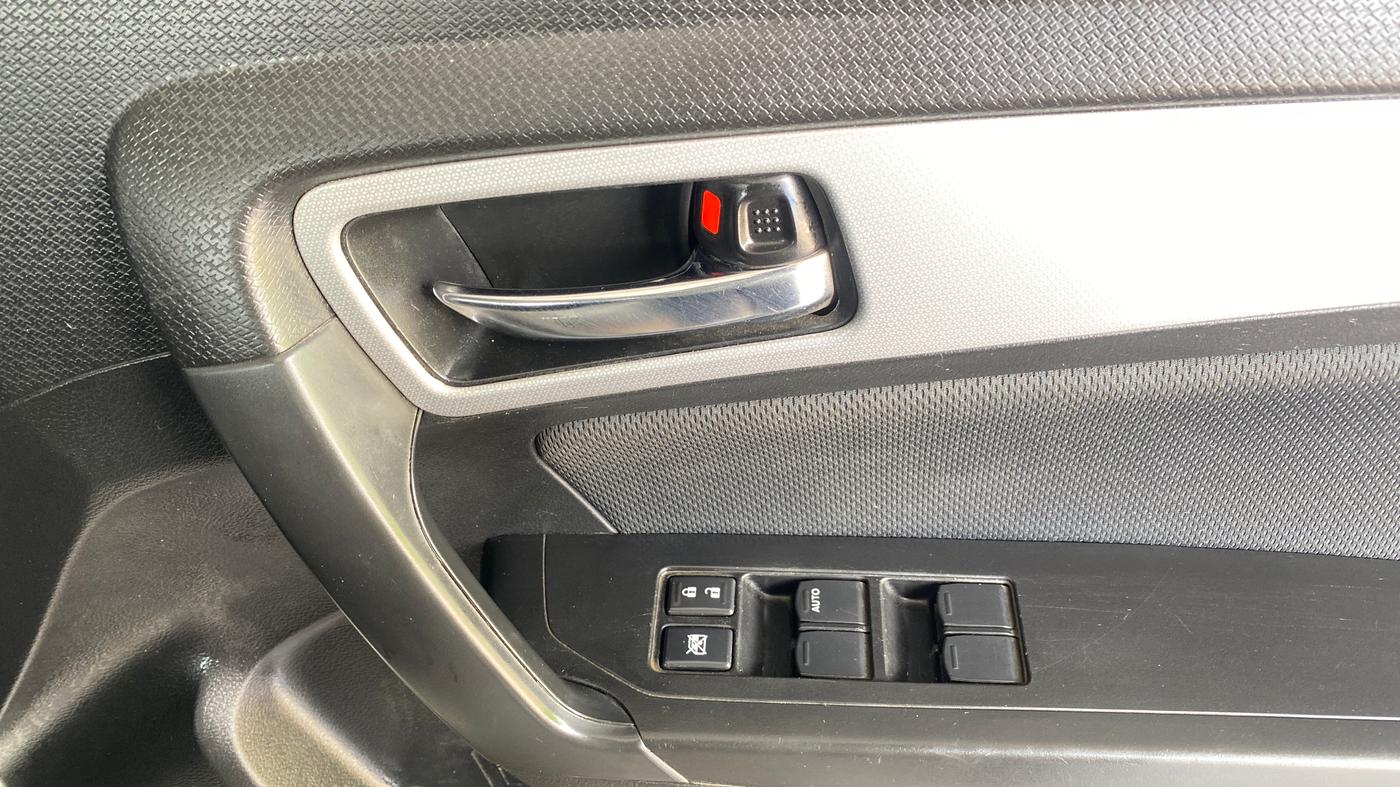 2021 Maruti Vitara Brezza ZXI, Petrol, Manual, 1,00,432 km, Driver Side Door Panels Control