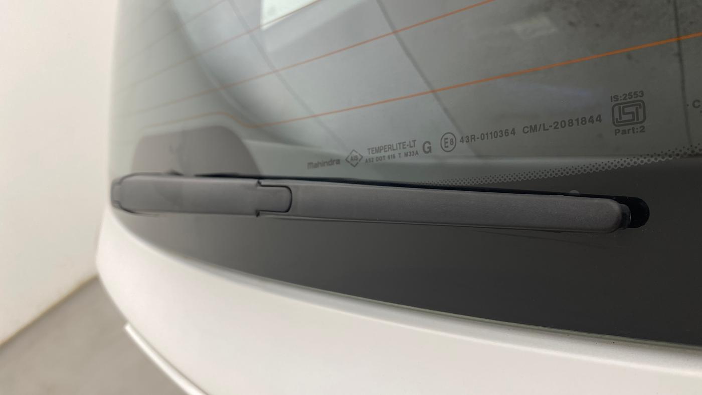 2024 Mahindra XUV700 AX 5 D AT 5 STR, Diesel, Automatic, 28,225 km, Rear Wiper
