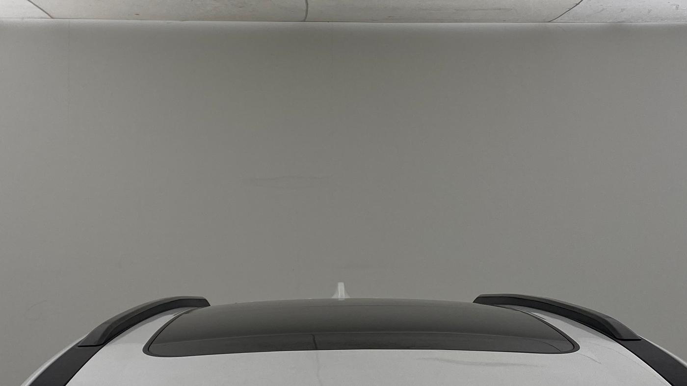 2024 Mahindra XUV700 AX 5 D AT 5 STR, Diesel, Automatic, 28,225 km, Moonroof/ Sunroof