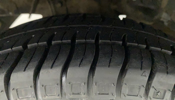 2014 Hyundai Eon ERA +, Petrol, Manual, 53,320 km, Right Rear Tyre Tread