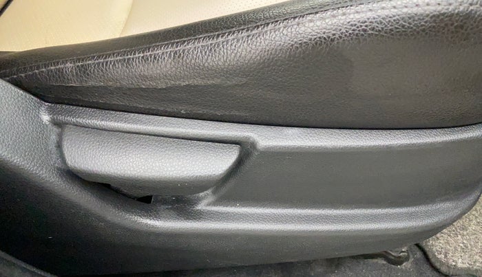 2014 Hyundai Eon ERA +, Petrol, Manual, 53,320 km, Driver Side Adjustment Panel