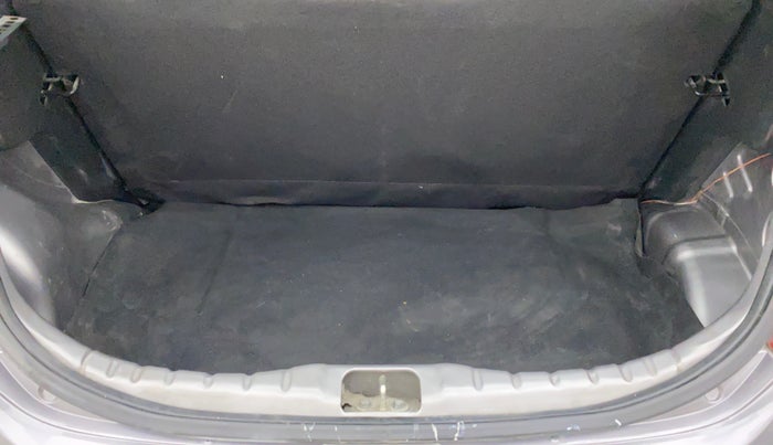 2014 Hyundai Eon ERA +, Petrol, Manual, 53,320 km, Boot Inside