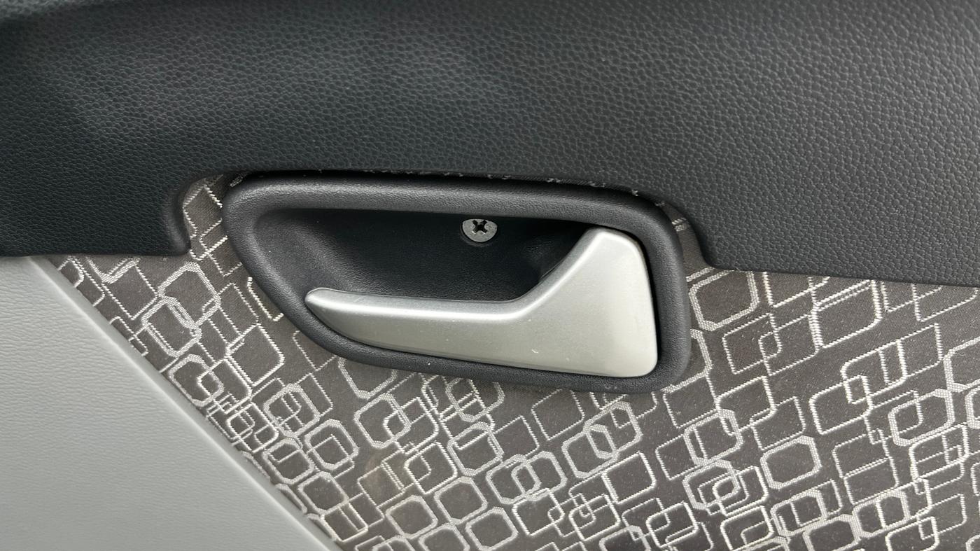 2017 Maruti Alto 800 LXI, Petrol, Manual, 12,266 km, Driver Side Door Panels Control