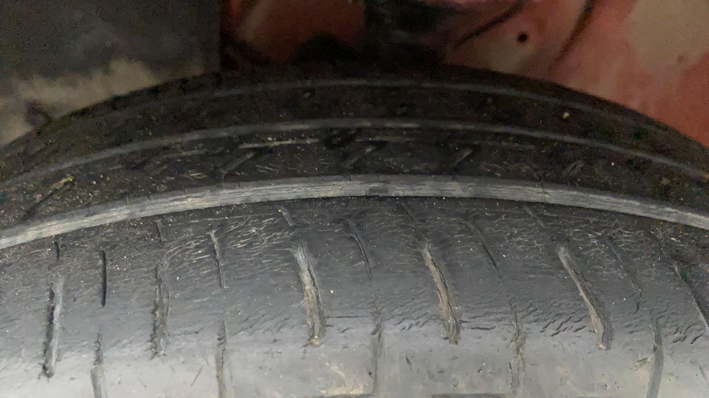 2018 Maruti IGNIS DELTA 1.2 K12, Petrol, Manual, 31,922 km, Left Front Tyre Tread