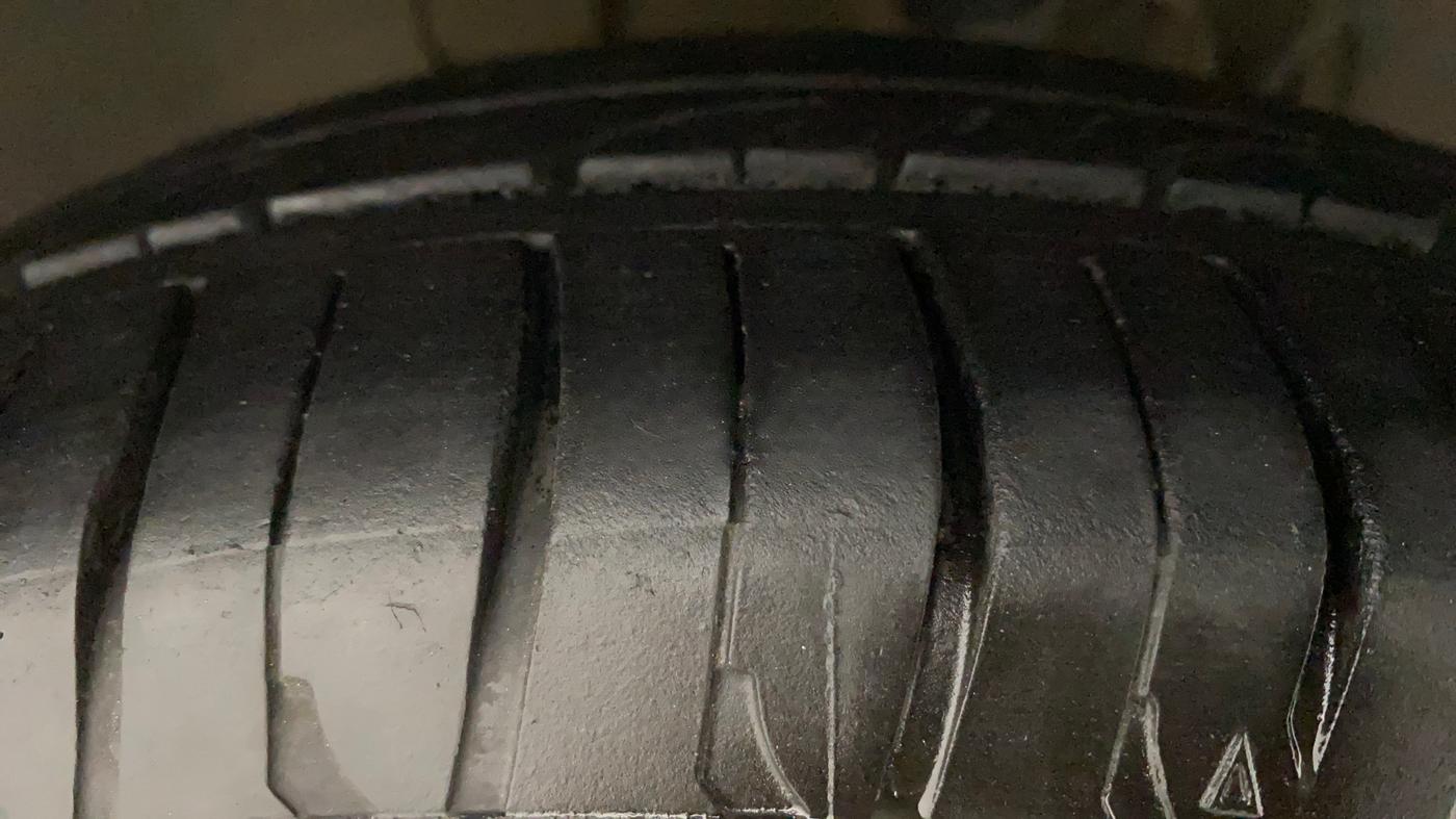 2018 Tata Tiago XZA PETROL, Petrol, Automatic, 49,072 km, Right Front Tyre Tread