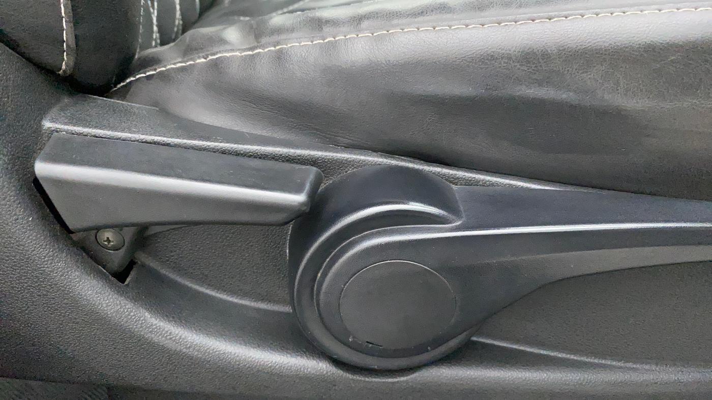 2018 Tata Tiago XZA PETROL, Petrol, Automatic, 49,072 km, Driver Side Adjustment Panel