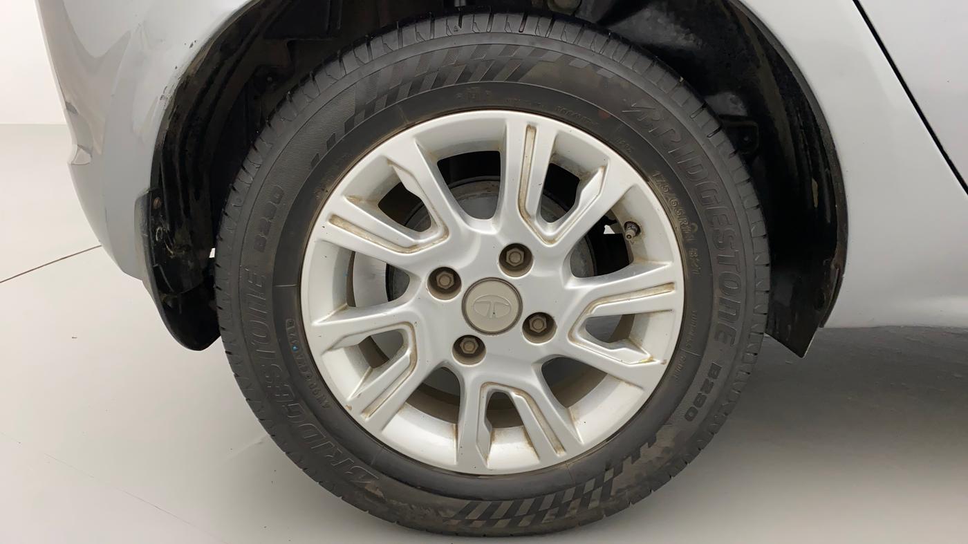 2018 Tata Tiago XZA PETROL, Petrol, Automatic, 49,072 km, Right Rear Wheel
